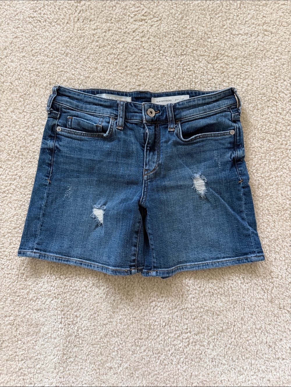 Great condition! Pilcro denim shorts